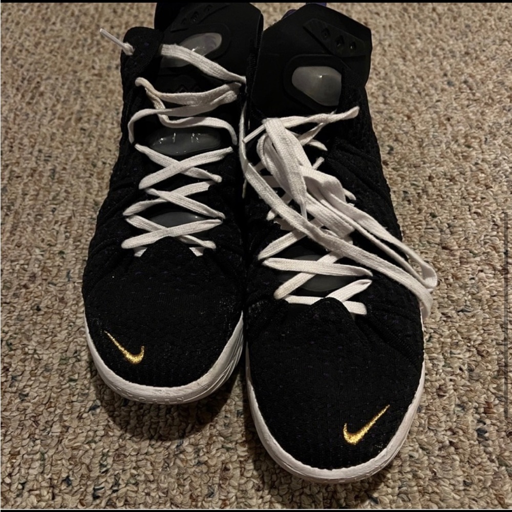 Lebron 18 shoes